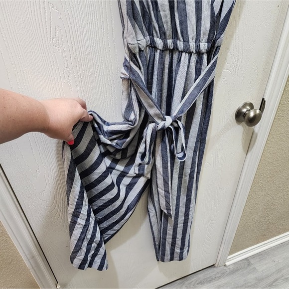 GAP Gray‎ Striped Wide Leg Cropped Sleeveless Jumpsuit Jumper Size Small - Picture 3 of 7